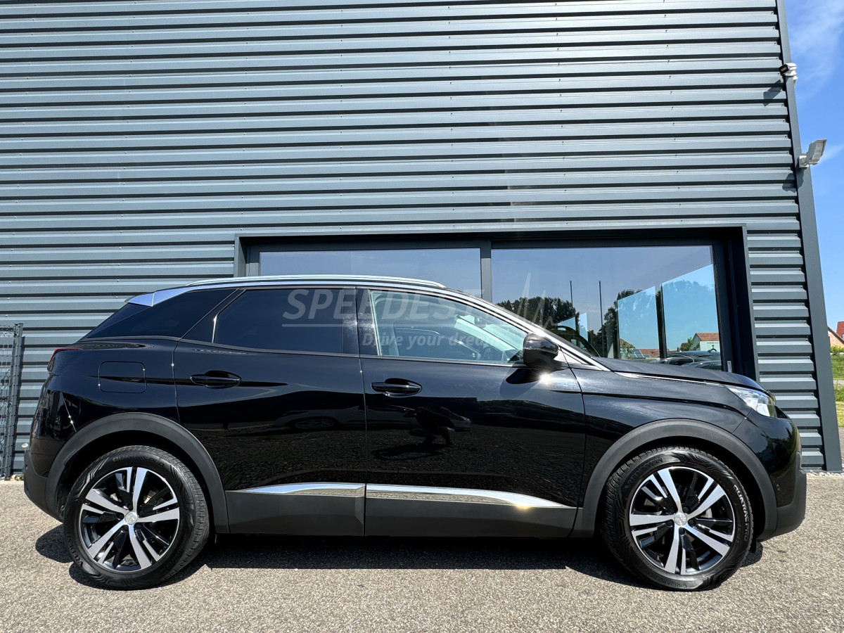 PEUGEOT 3008 -ALLURE-