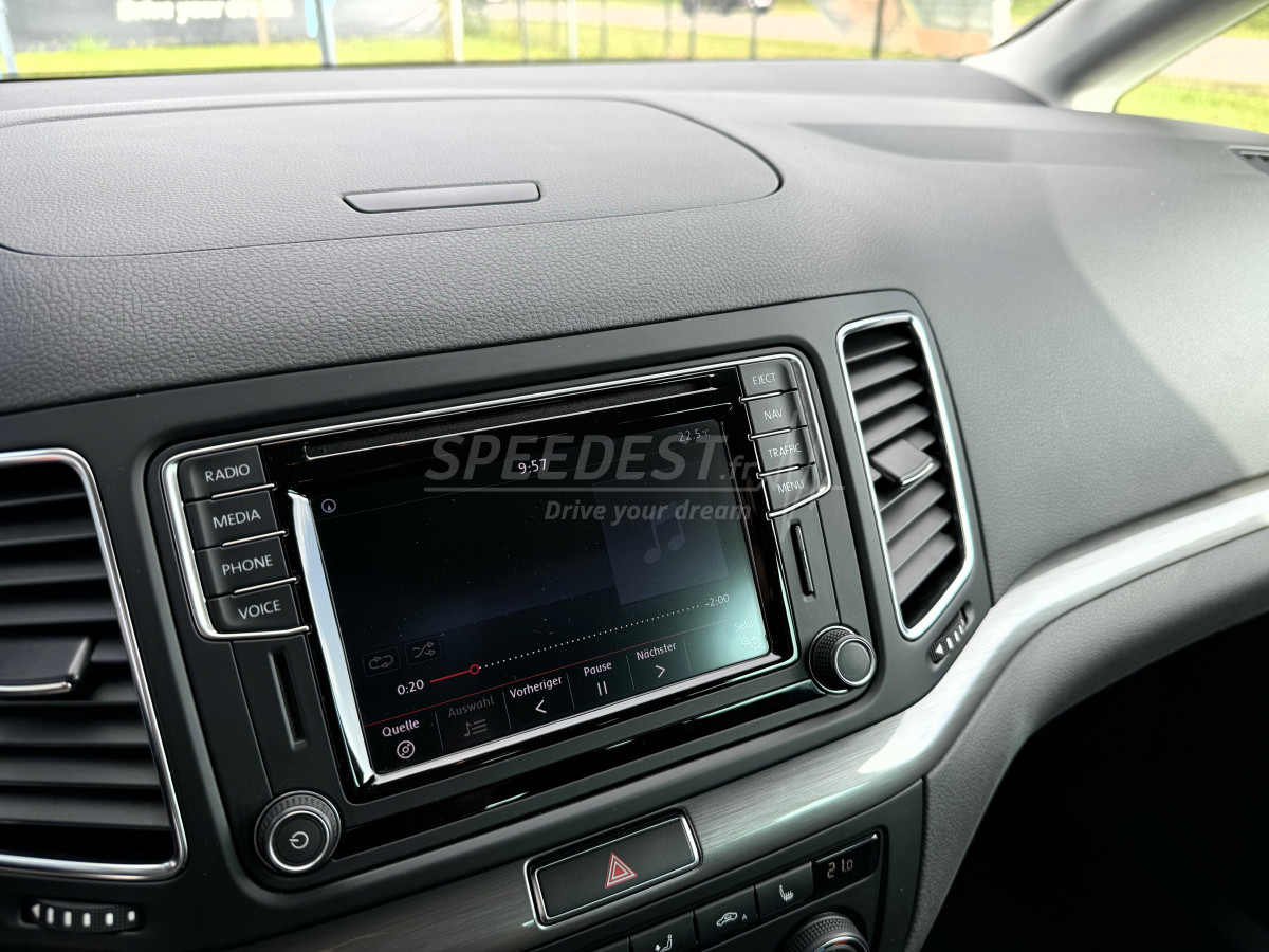 VW SHARAN -SUREEQUIPE-