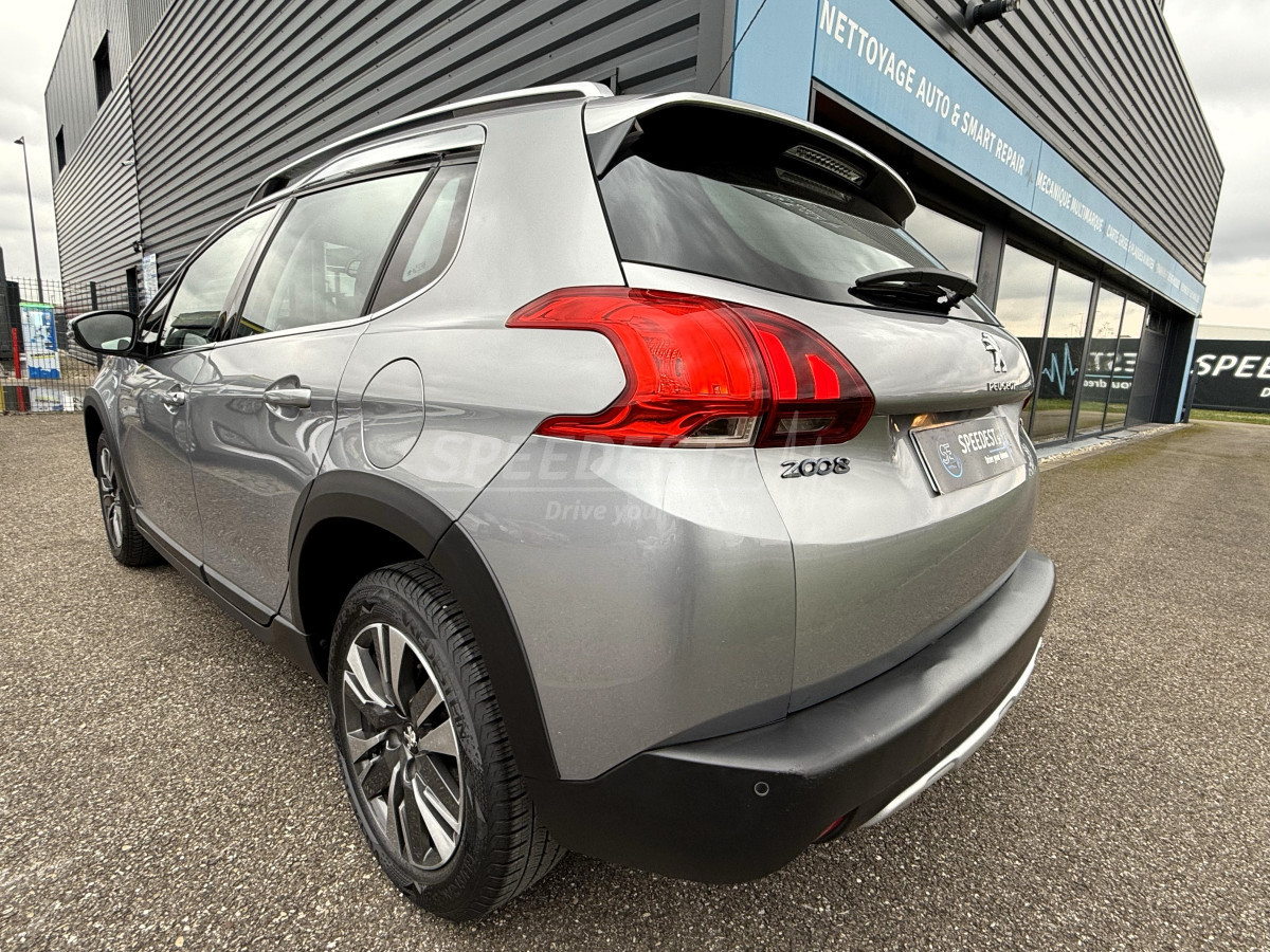 PEUGEOT 2008 -ALLURE-